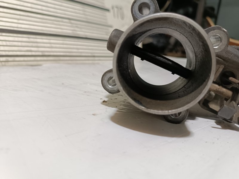 Дроссельная заслонка, 2000 рублей, Пешки