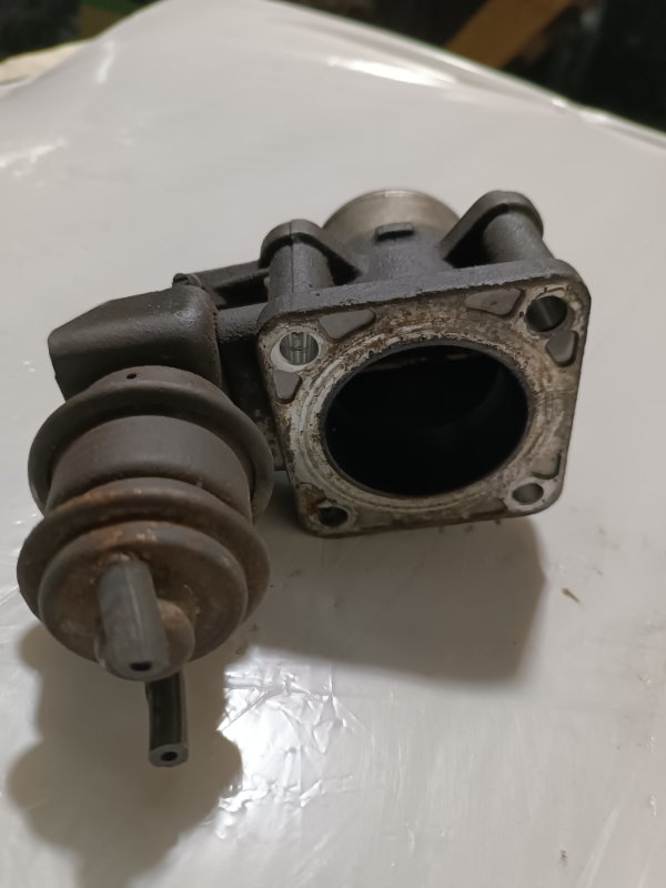 Дроссельная заслонка, 2000 рублей, Пешки