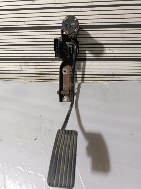 Педаль газа, 4500 рублей, Пешки