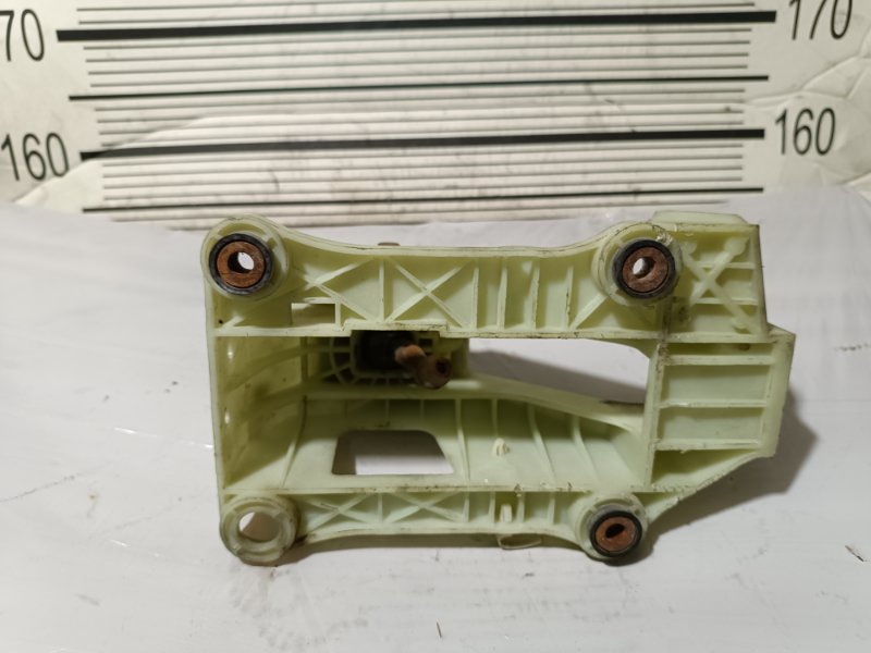 Кулиса МКПП, 2000 рублей, Пешки