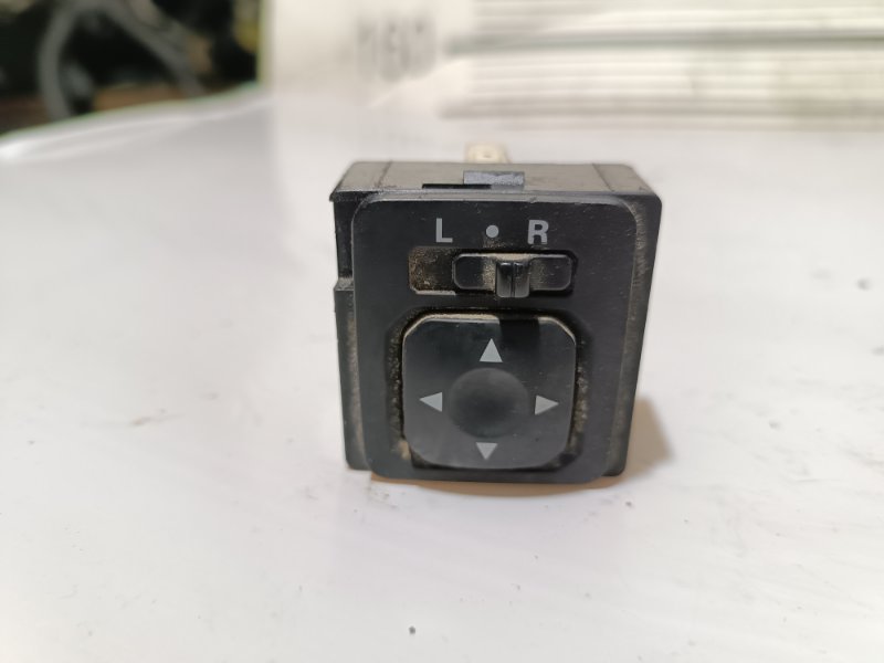 Блок управления зеркалами, 500 рублей, Пешки