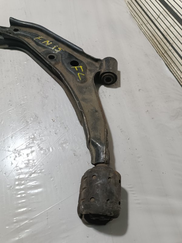 Рычаг нижний, 2000 рублей, Пешки