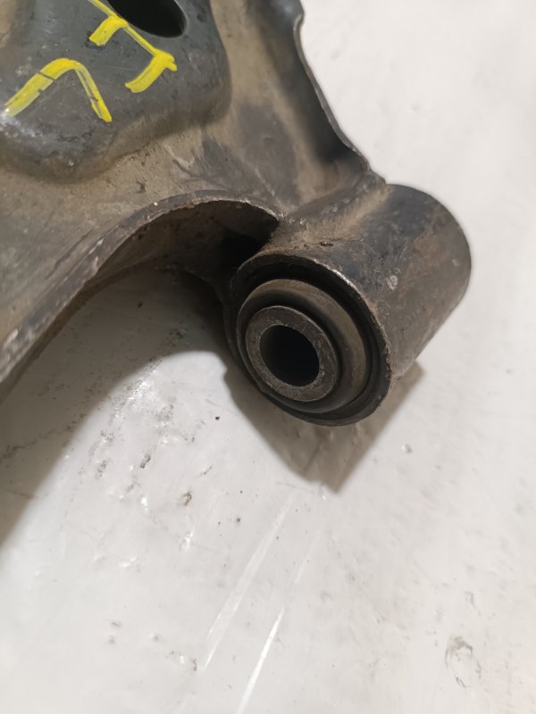 Рычаг нижний, 2000 рублей, Пешки