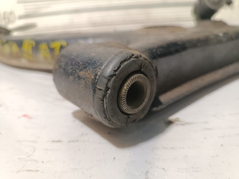 Рычаг нижний, 2000 рублей, Пешки