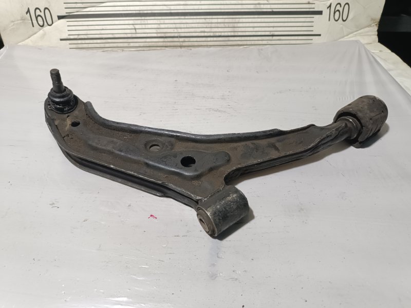 Рычаг нижний, 2000 рублей, Пешки