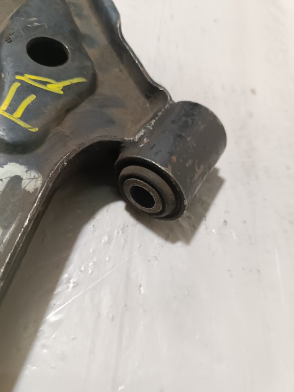 Рычаг нижний, 2000 рублей, Пешки