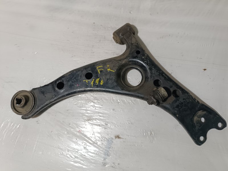 Рычаг нижний, 2000 рублей, Пешки