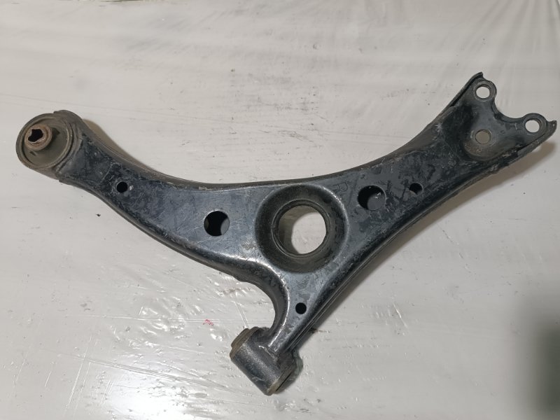 Рычаг нижний, 2000 рублей, Пешки