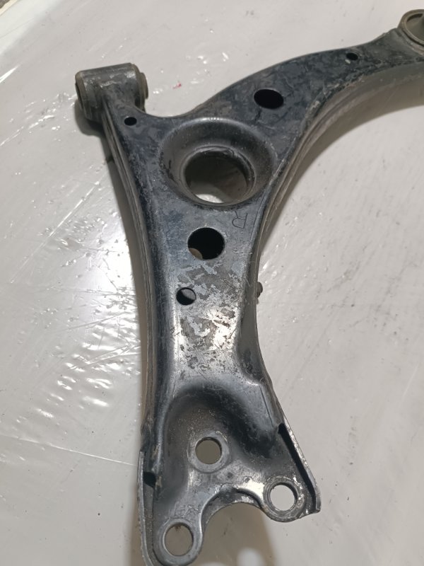 Рычаг нижний, 2000 рублей, Пешки