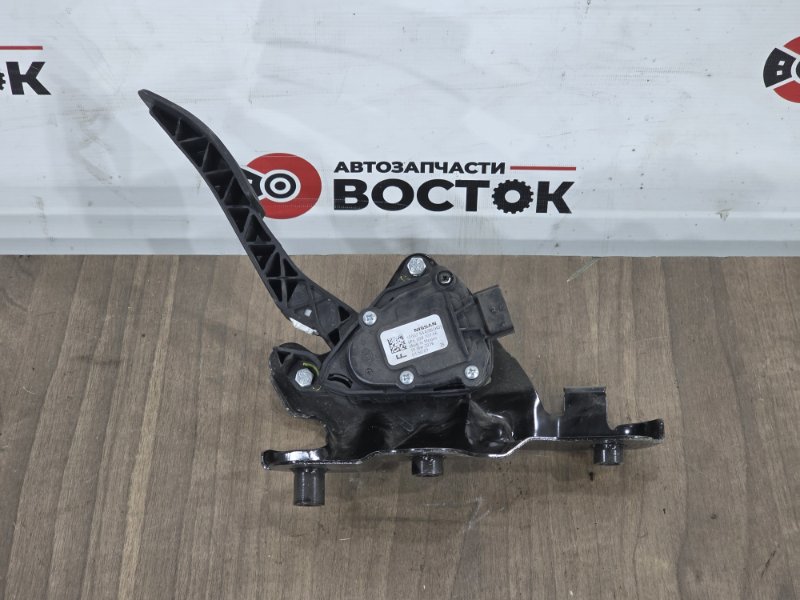 Педаль газа, 1500 рублей, Пешки