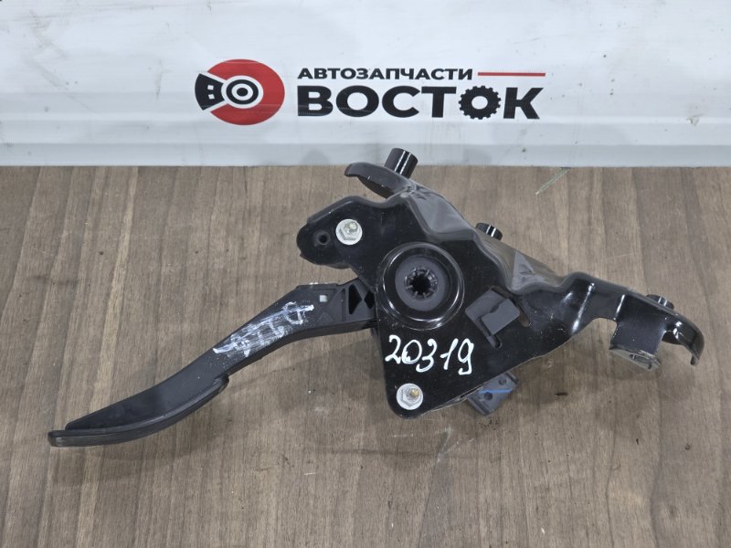 Педаль газа, 1500 рублей, Пешки