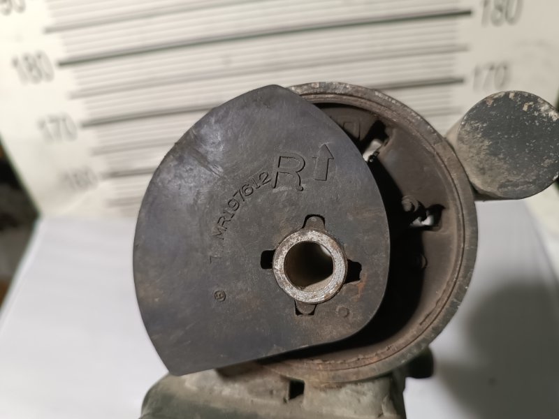 Подушка двигателя, 5000 рублей, Пешки