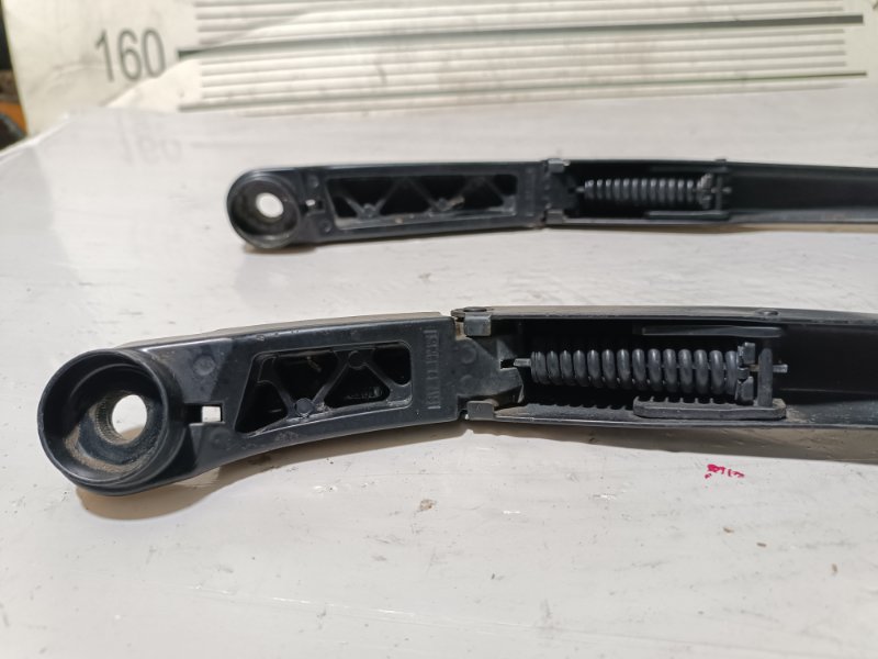 Поводок стеклоочистителя, 3000 рублей, Пешки