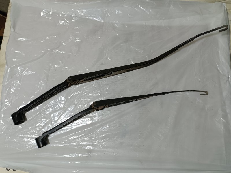 Поводок стеклоочистителя, 2000 рублей, Пешки