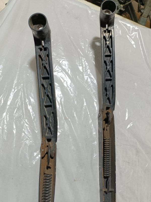 Поводок стеклоочистителя, 2000 рублей, Пешки