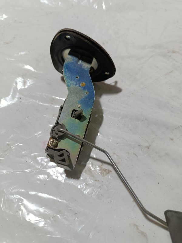 Датчик уровня топлива, 2000 рублей, Пешки