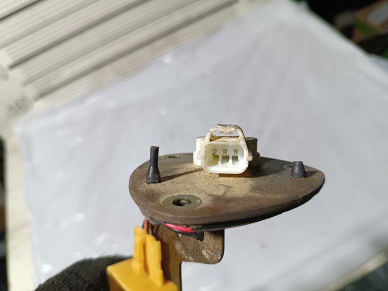 Датчик уровня топлива, 2000 рублей, Пешки