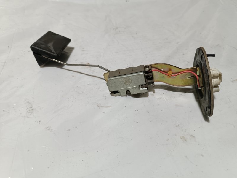 Датчик уровня топлива, 2000 рублей, Пешки