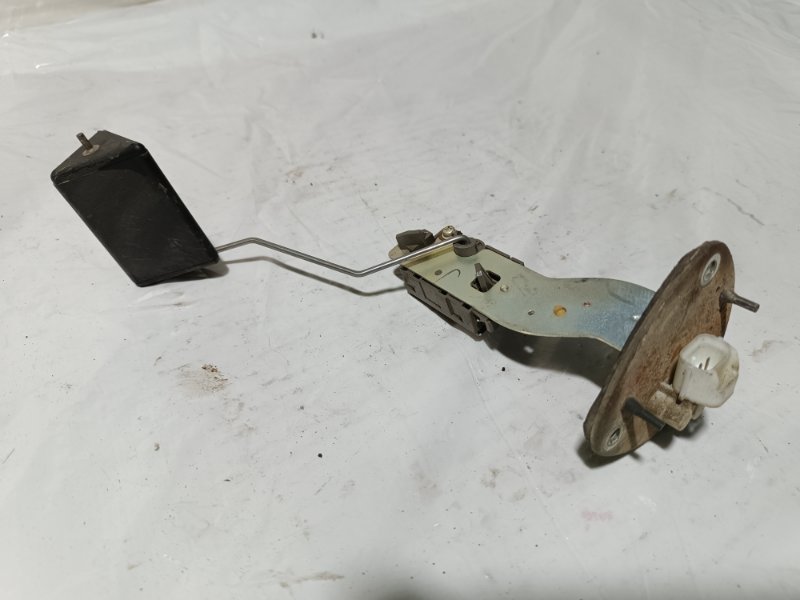 Датчик уровня топлива, 2000 рублей, Пешки