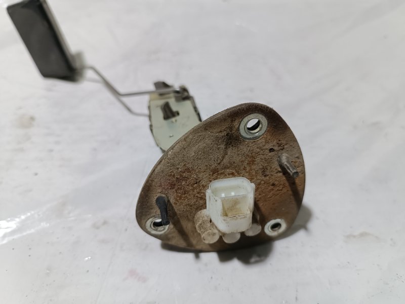 Датчик уровня топлива, 2000 рублей, Пешки