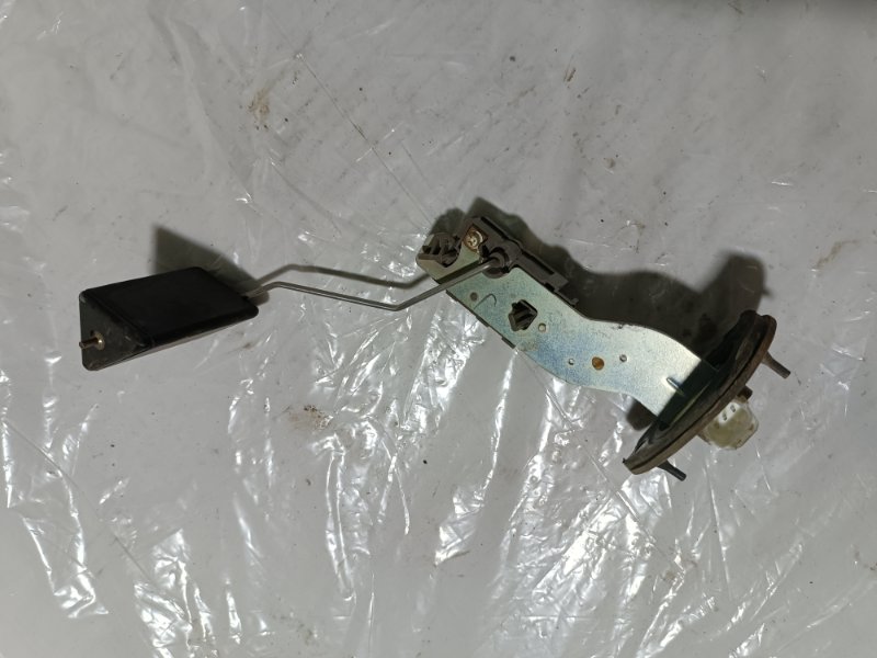 Датчик уровня топлива, 2000 рублей, Пешки