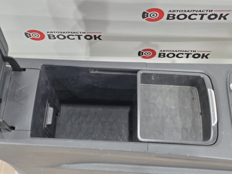 Подлокотник, 10000 рублей, Пешки