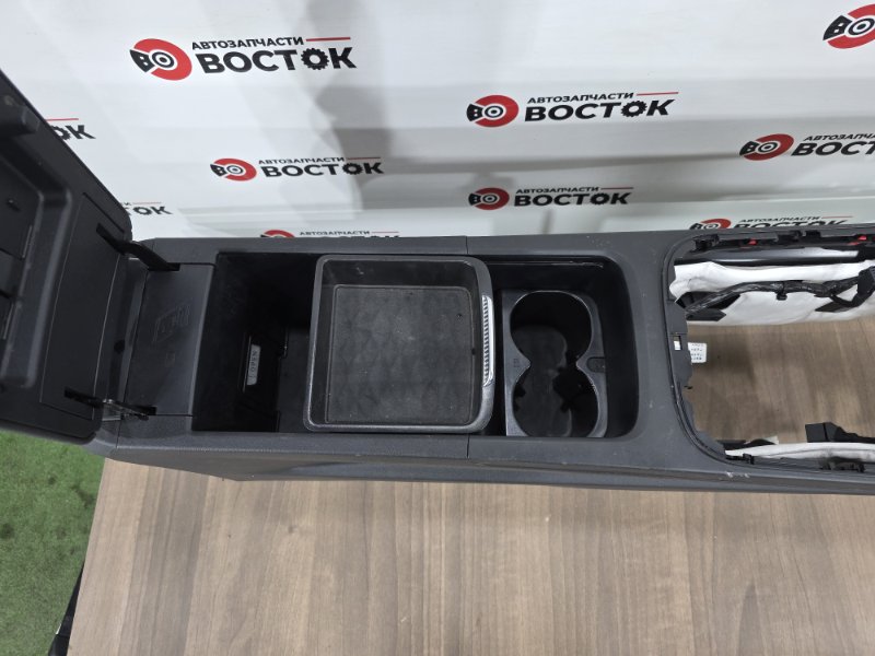 Подлокотник, 10000 рублей, Пешки