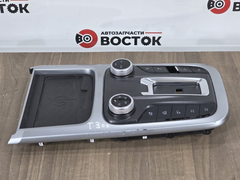 Консоль между сидений, 8500 рублей, Пешки