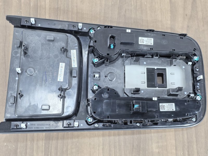 Консоль между сидений, 8500 рублей, Пешки