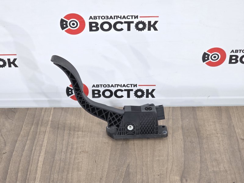 Педаль газа, 2500 рублей, Пешки