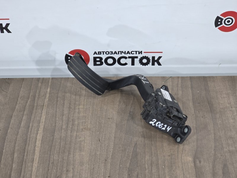 Педаль газа, 2500 рублей, Пешки