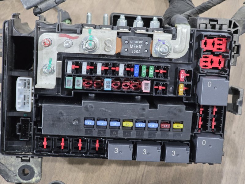 Блок предохранителей под капот, 15000 рублей, Пешки