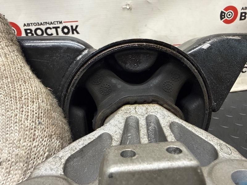 Подушка двигателя, 3000 рублей, Пешки