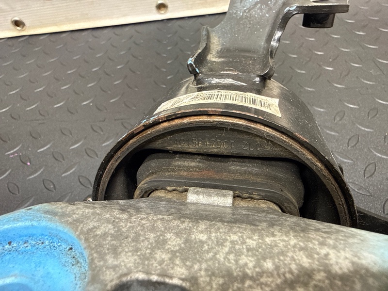 Подушка двигателя, 3000 рублей, Пешки