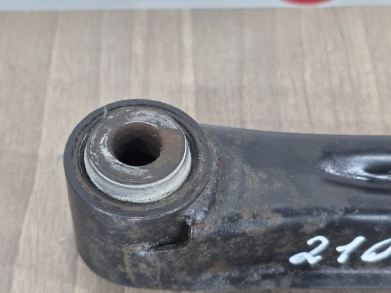 Рычаг нижний, 2000 рублей, Пешки