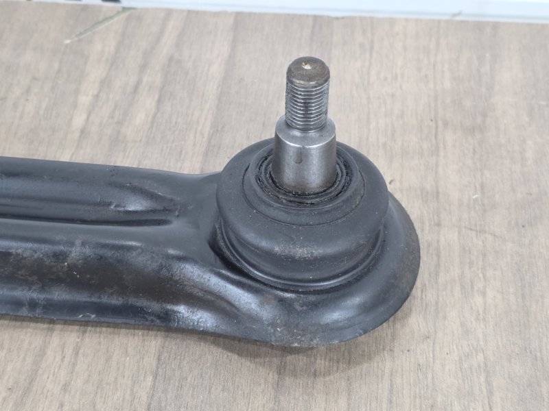 Рычаг нижний, 2000 рублей, Пешки