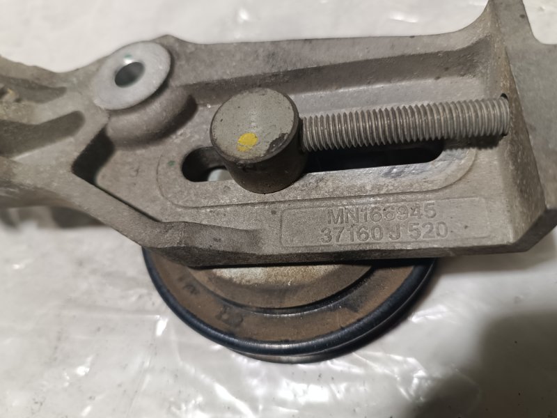 Натяжитель ремня кондиционера, 1500 рублей, Пешки