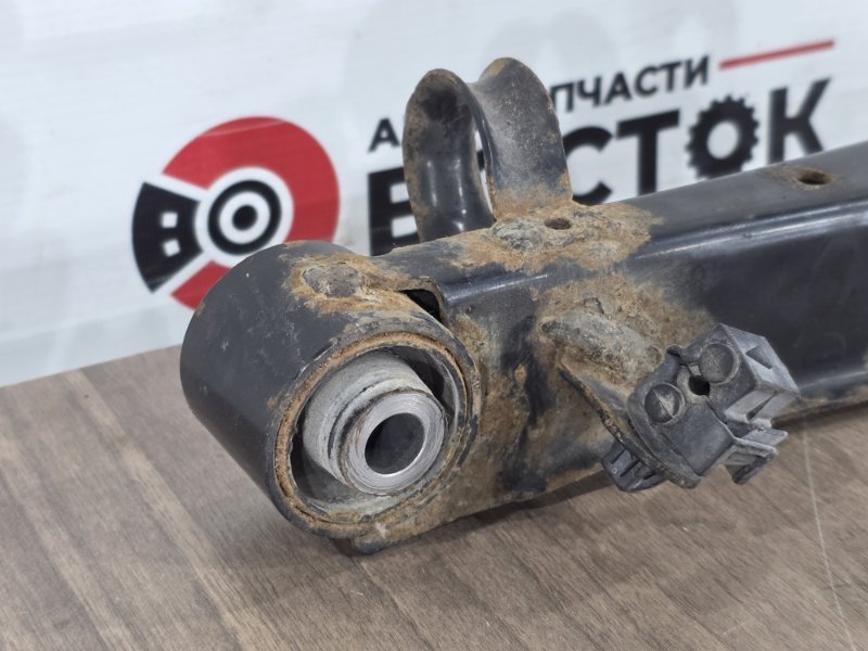 Рычаг нижний, 2500 рублей, Пешки