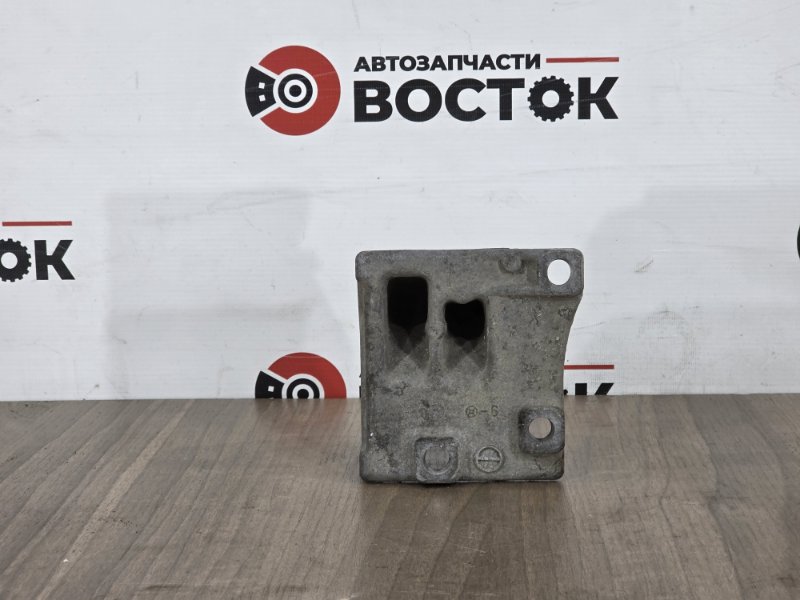 Кронштейн АКПП, 3000 рублей, Пешки
