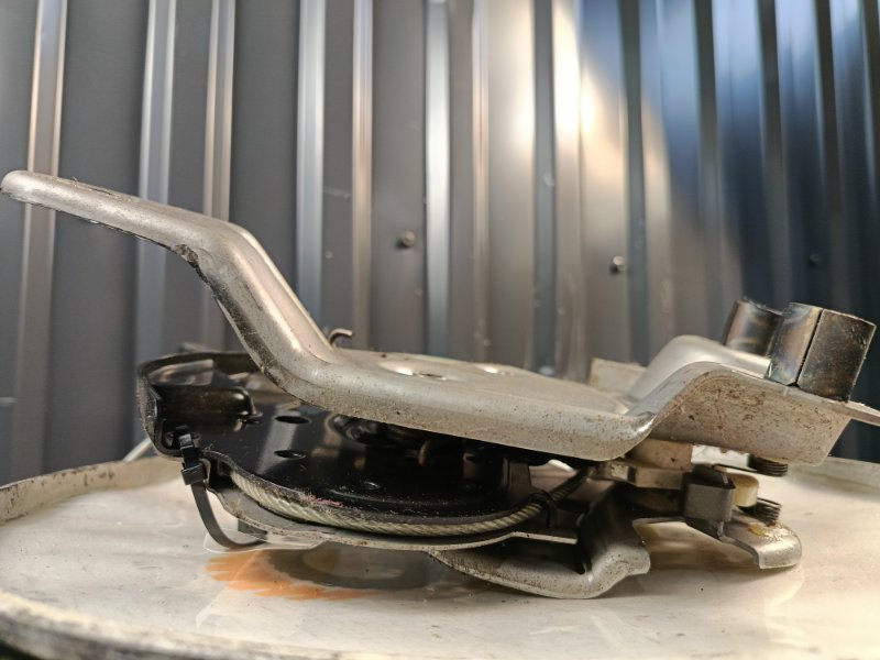 Педаль стояночного тормоза, 3200 рублей, Красноярск