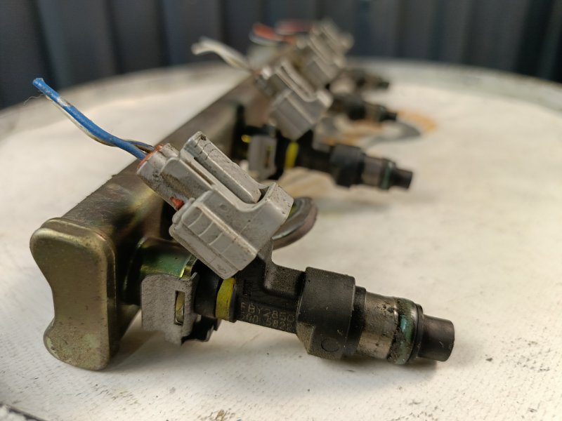 топливная рейка с форсунками, 3200 рублей, Красноярск