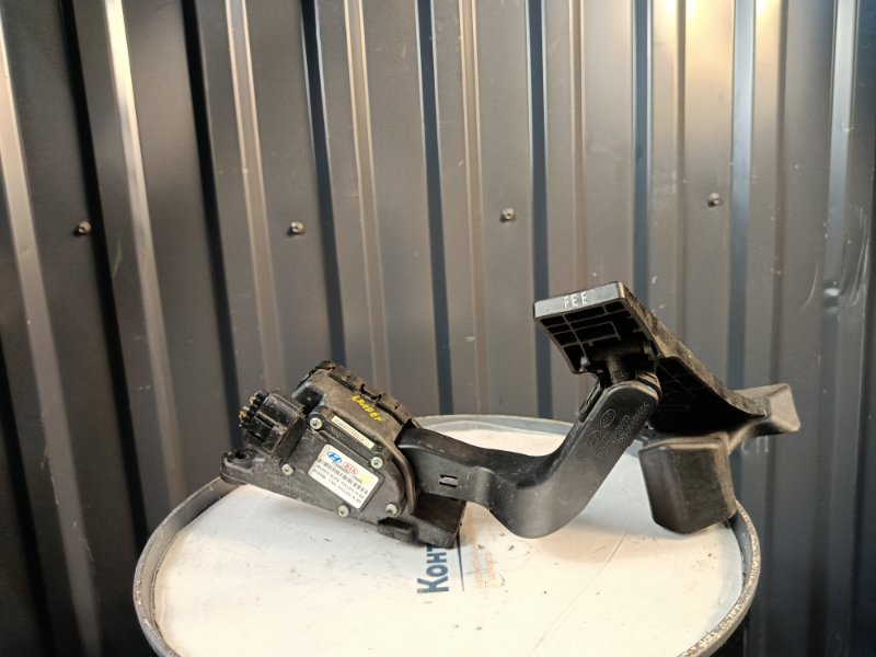 Педаль газа, 2000 рублей, Красноярск