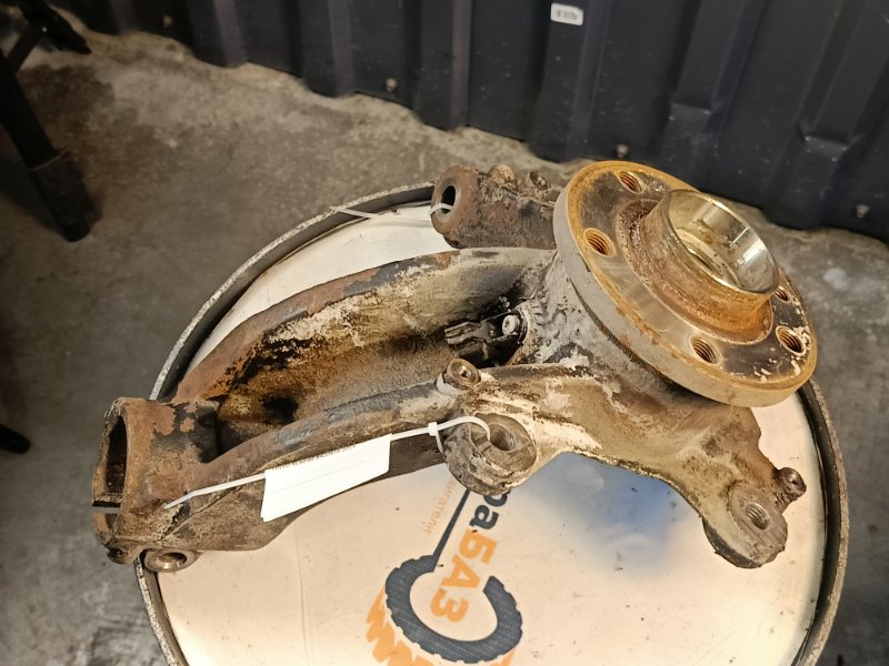 Кулак поворотный, 5000 рублей, Красноярск