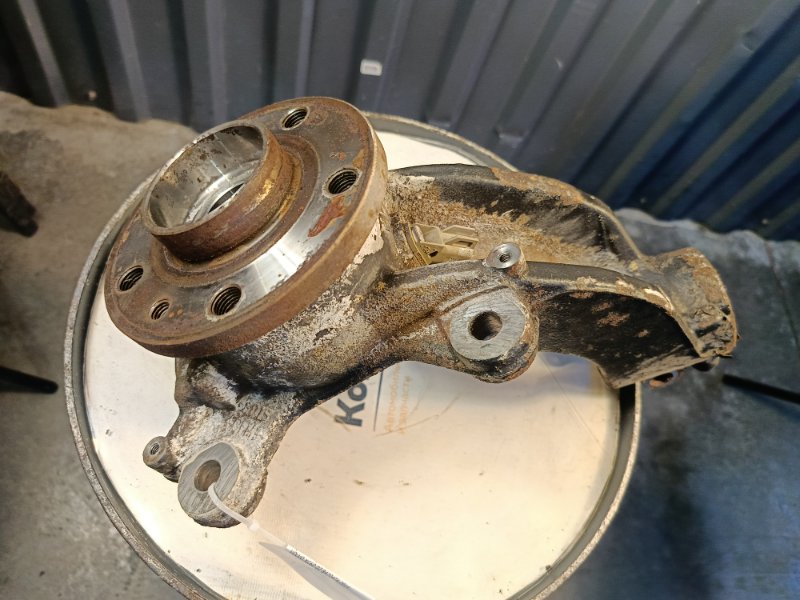 Кулак поворотный, 5000 рублей, Красноярск