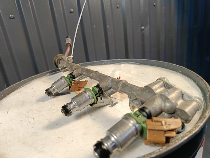 топливная рейка с форсунками, 7000 рублей, Красноярск