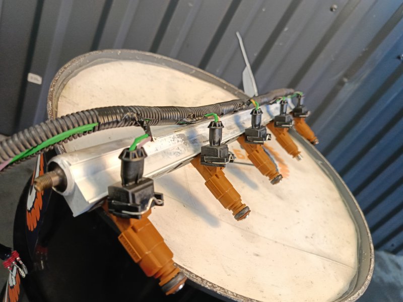 топливная рейка с форсунками, 4500 рублей, Красноярск