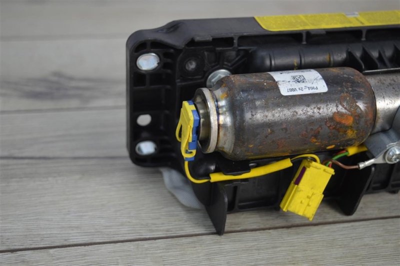 Подушка безопасности в торпедо, 2000 рублей, Москва