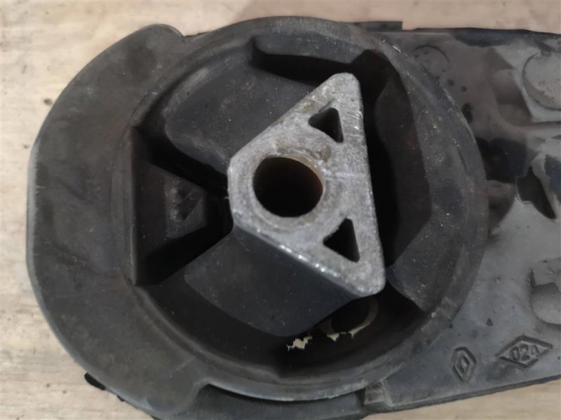 Подушка двигателя, 1400 рублей, Севастополь