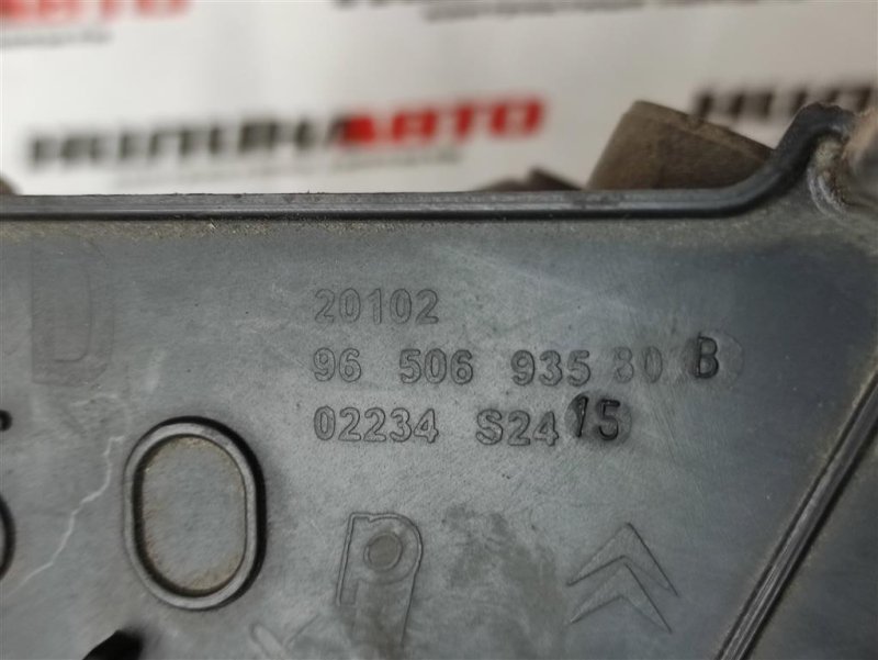 Направляющая заднего бампера, 700 рублей, Севастополь