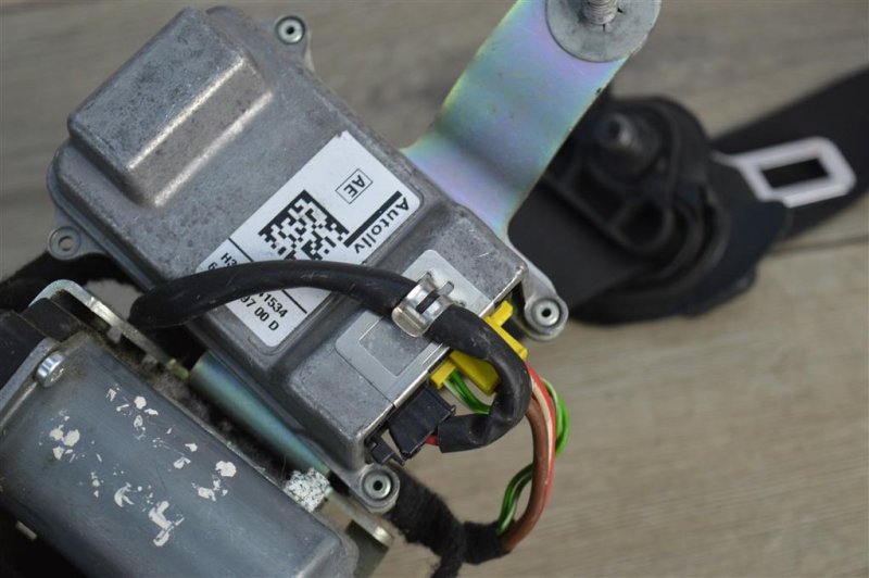 Ремень безопасности, 2000 рублей, Москва